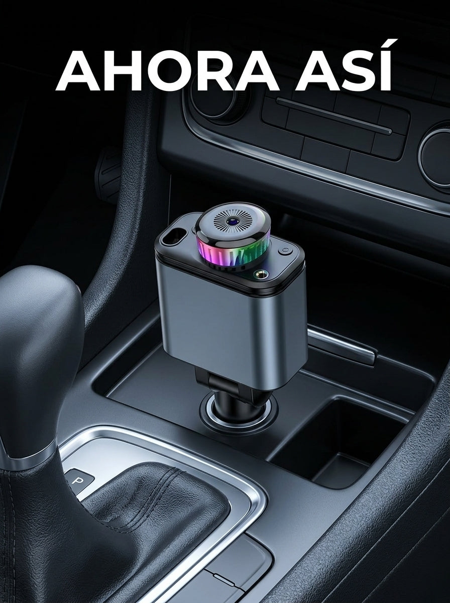 Consola del carro ordenada con el cargador 5 en 1 instalado